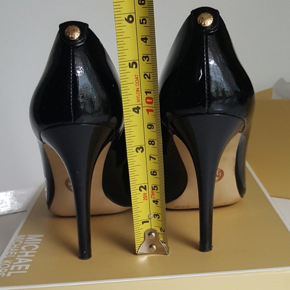 Michael Kors Elisa Pumps - Picture 15 of 16